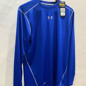 Under armor men’s workout top.